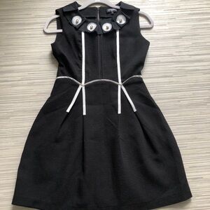 Beautiful vintage Chanel dress. Size M